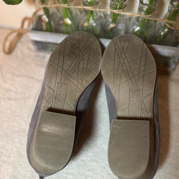 Kenneth Cole REACTION Women's Side Skip Ankle Boot Loafer, Concrete Size 8.5. - Picture 7 of 8